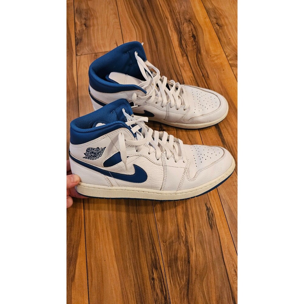 Air Jordan 1 Mid